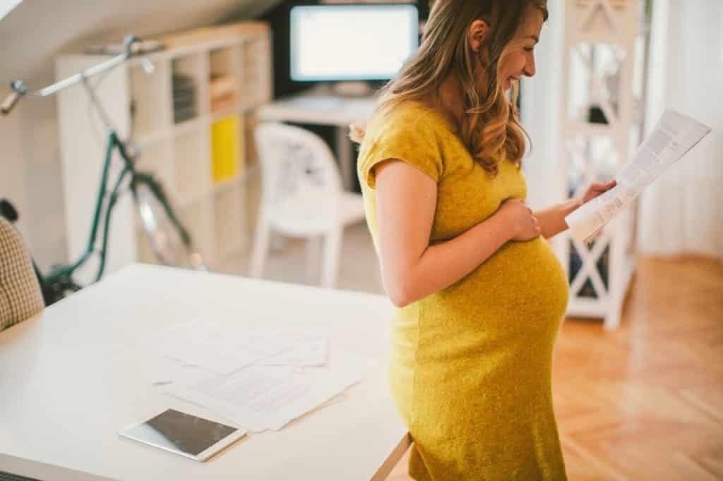 10 Ways to Control Stress at Work During Pregnancy