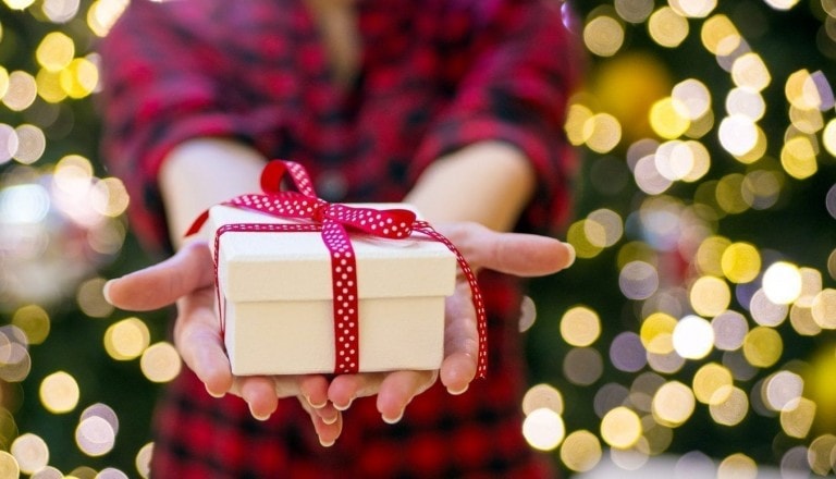 10 Gifts Every Mom Wants for the Holidays