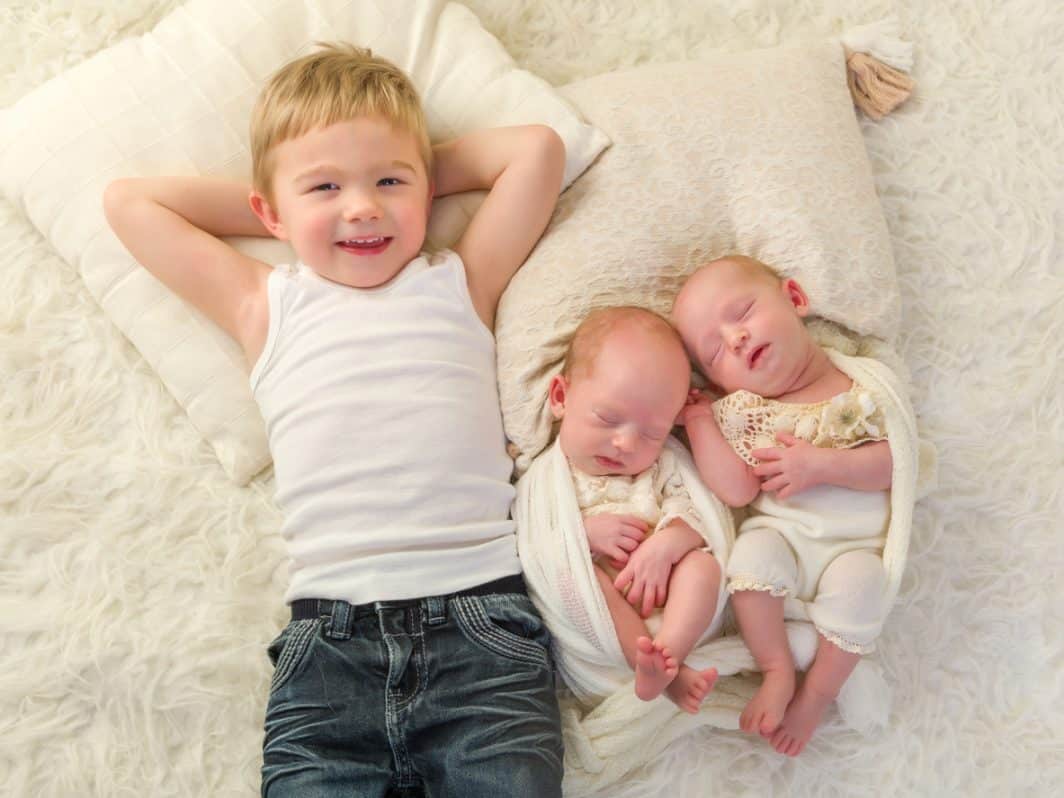 5 Tips for Bringing Home Twins to Your Toddler - Baby Chick