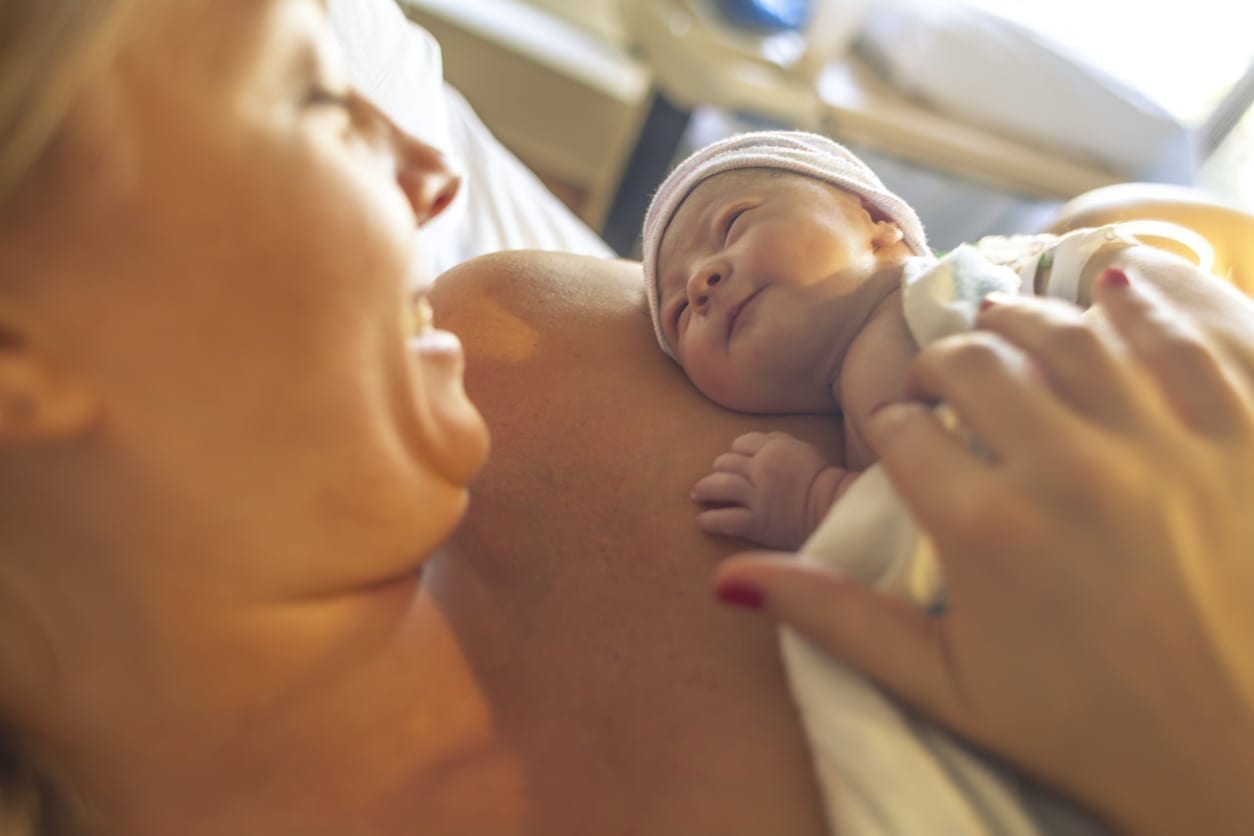 7 Benefits of Skin-to-Skin Contact with Newborns