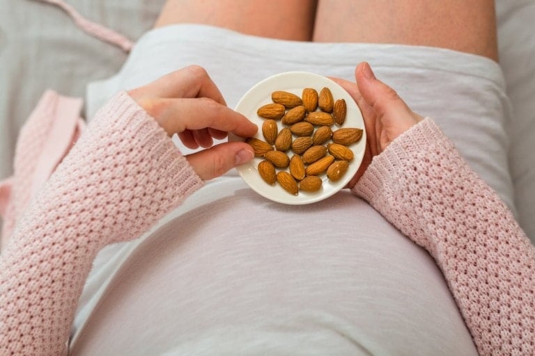 22 Pregnancy Snacks to Keep in Your Purse