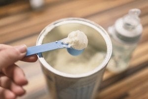What to Look for When Choosing Baby Formula