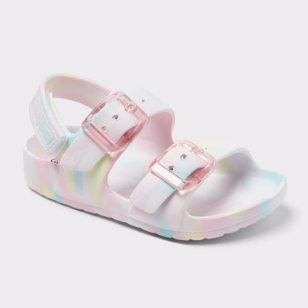 10 Beach Essentials for Baby This Summer