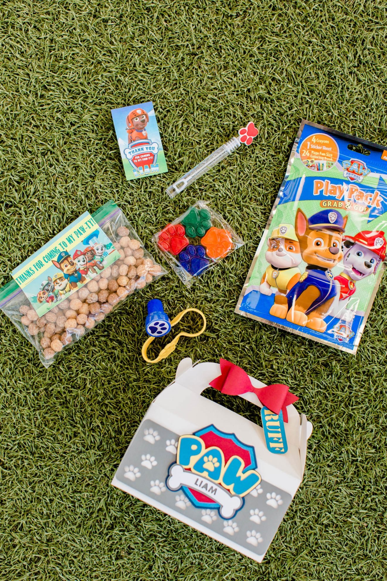 Paw Patrol favor gift boxes and gifts.