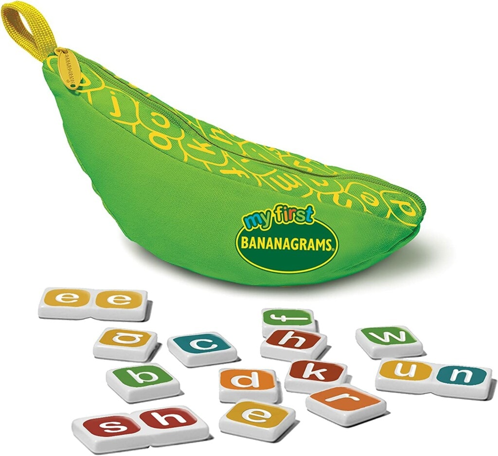 15 Toys To Distract Your Kids At Restaurants Baby Chick 15-toys-to-distract-your-kids-at-restaurants-baby-chick