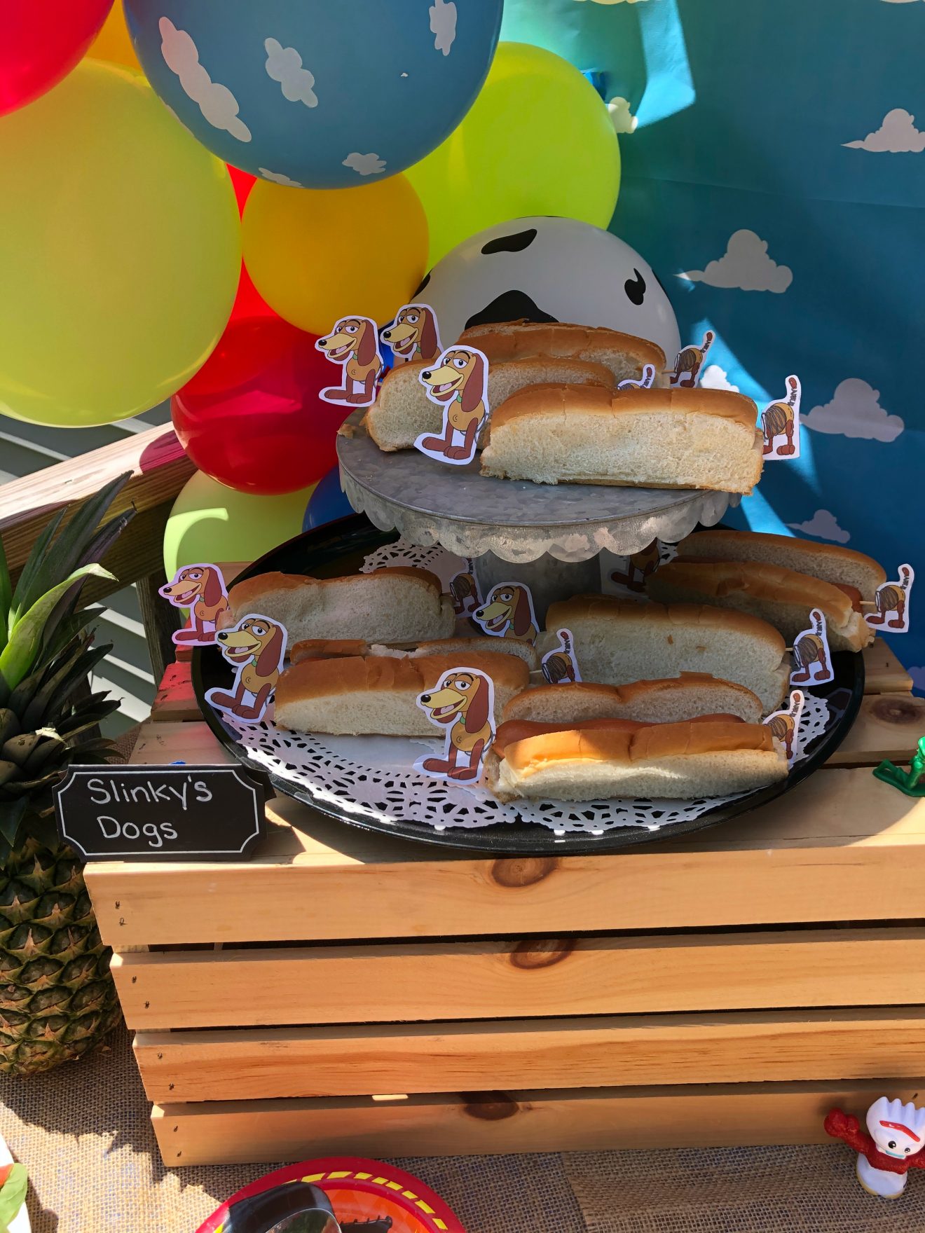 Slinky’s Dogs Hotdogs