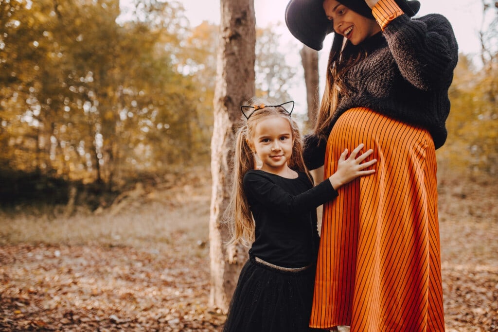 68 Halloween Costumes for Pregnant Women - Baby Chick