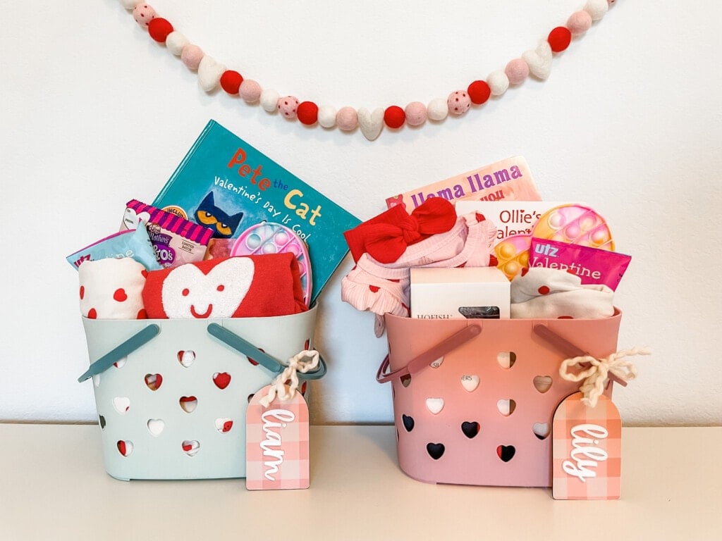 VOILA HUGS & KISSES 'X'S & O'S' GIFT BAGS RED PINK WHITE WITH HANDLE HOLIDAY BAG 