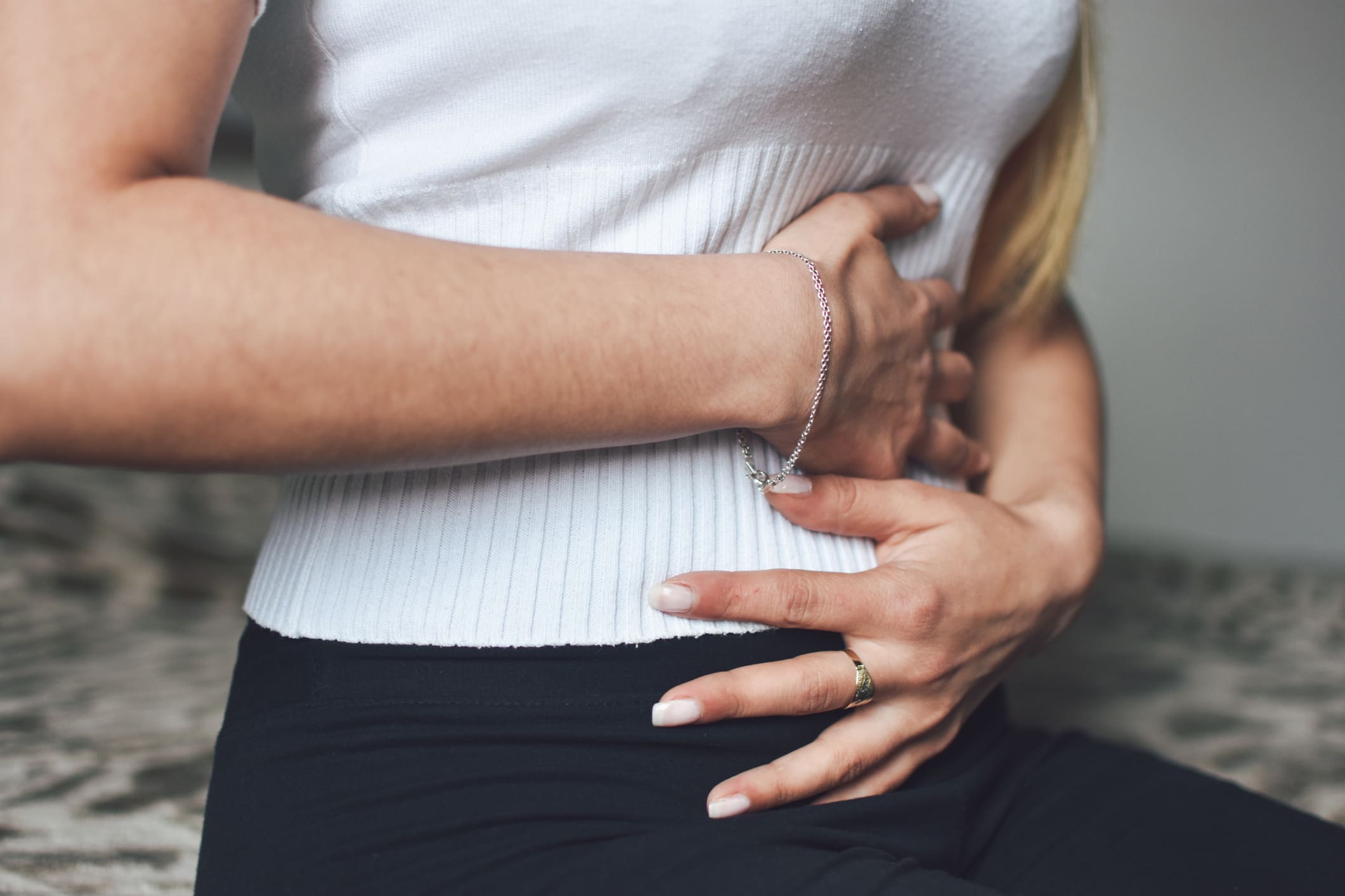 Các triệu chứng mang thai ngoài tử cung cần chú ý