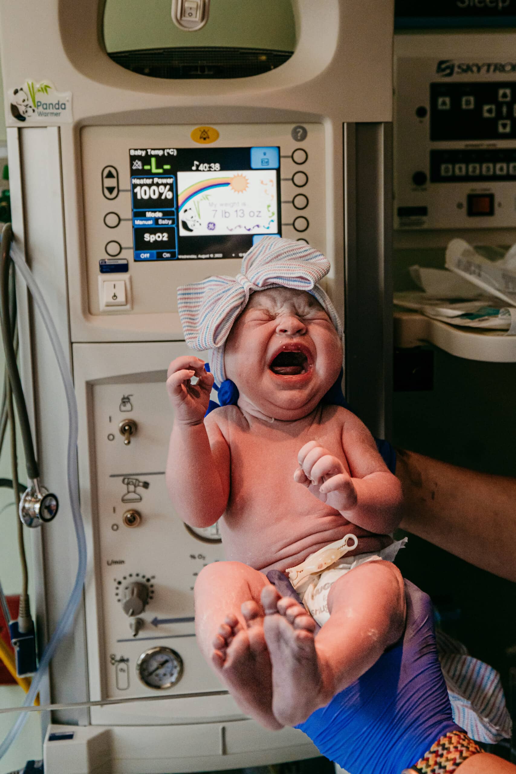 15 Photos to Capture During Baby's First 24 Hours