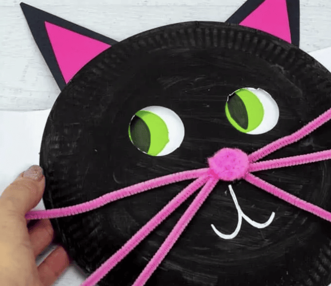 Moving cat eyes craft for kids
