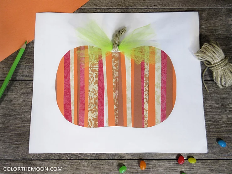 Paper strips pumpkin craft