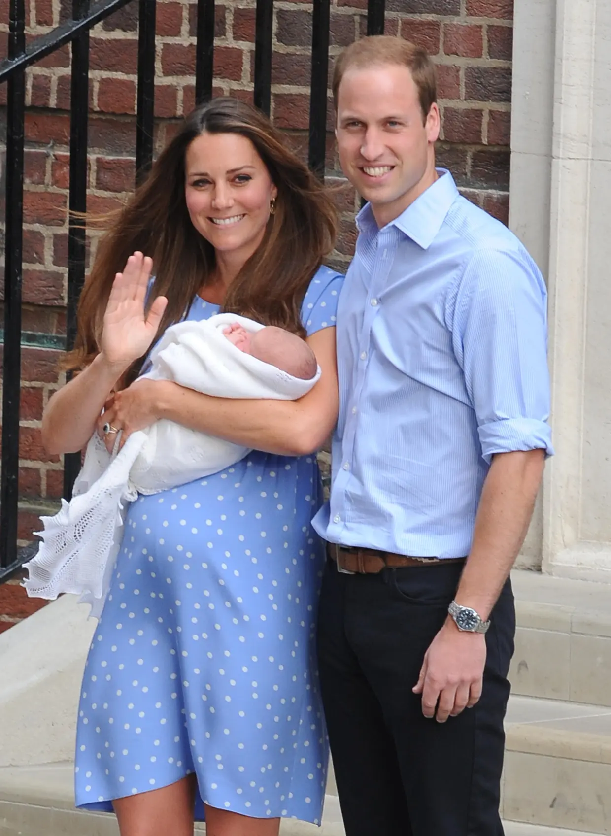 Kate Middleton and Prince William revealed Prince George to the world in a GH Hurt & Son blanket
