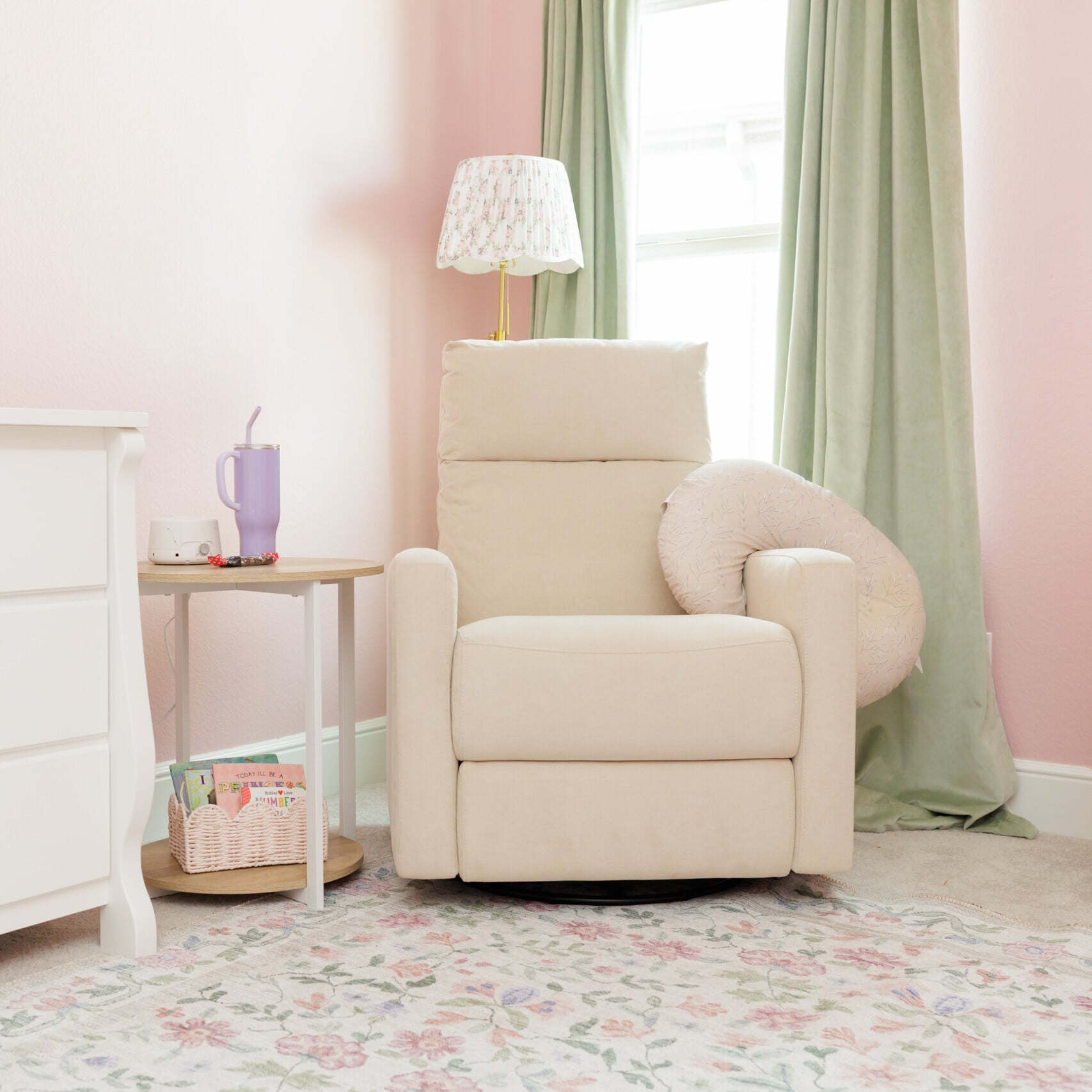 Nurture&amp; Glider Plus Review: What to Look for in a Nursery Chair